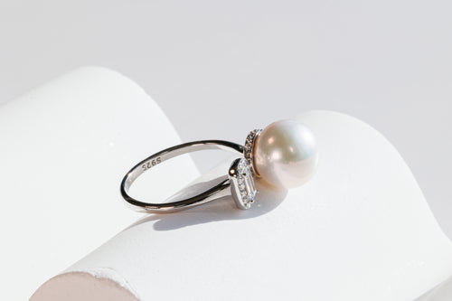 Lustrous Pearl Ring