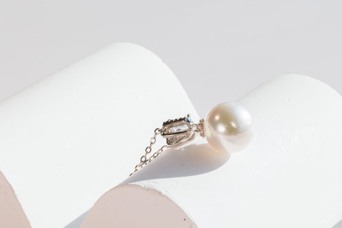 Lustrous Pearl Pendant