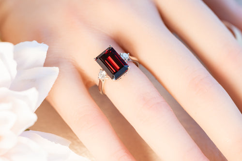 Velvet Flame - Garnet Ring