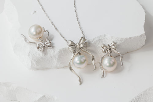 White Pearl Bow Necklace