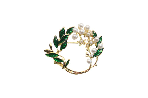 Green Wreath Brooch with Freshwater Pearls