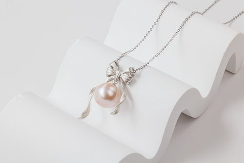 Pink Pearl Bow Necklace