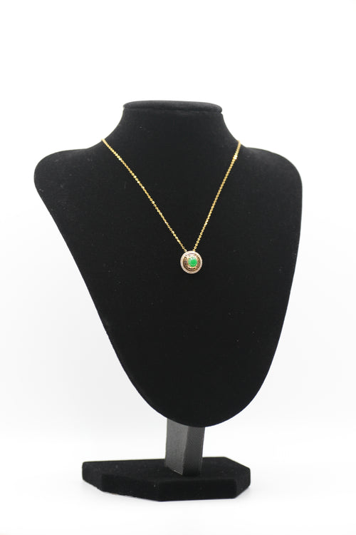 Jadeite necklace with delicate details - 18k gold